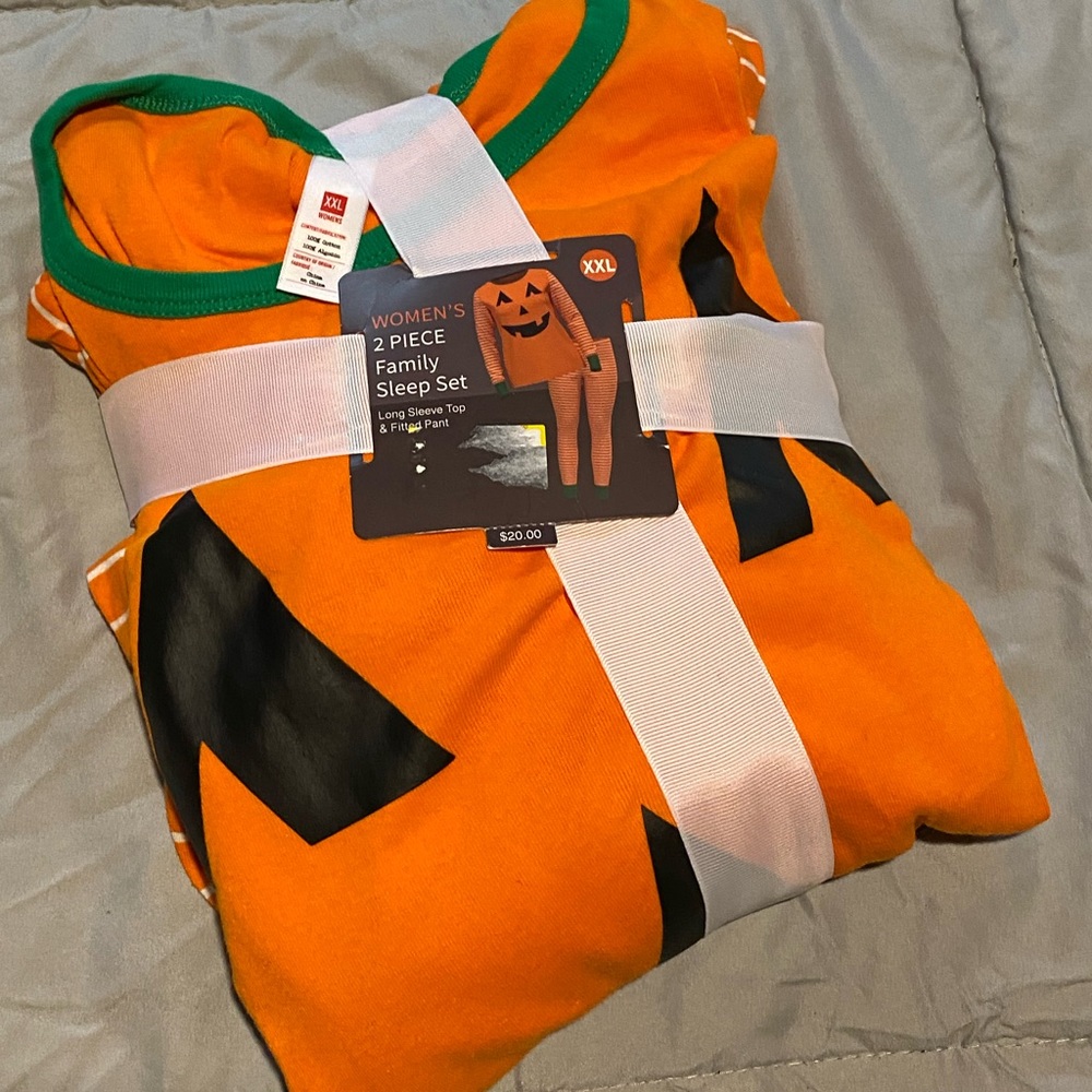 New Halloween Womens pajamas xxl